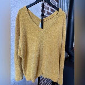 Boutique Women’s Mustard Yellow V-Neck Sweater Size Large L